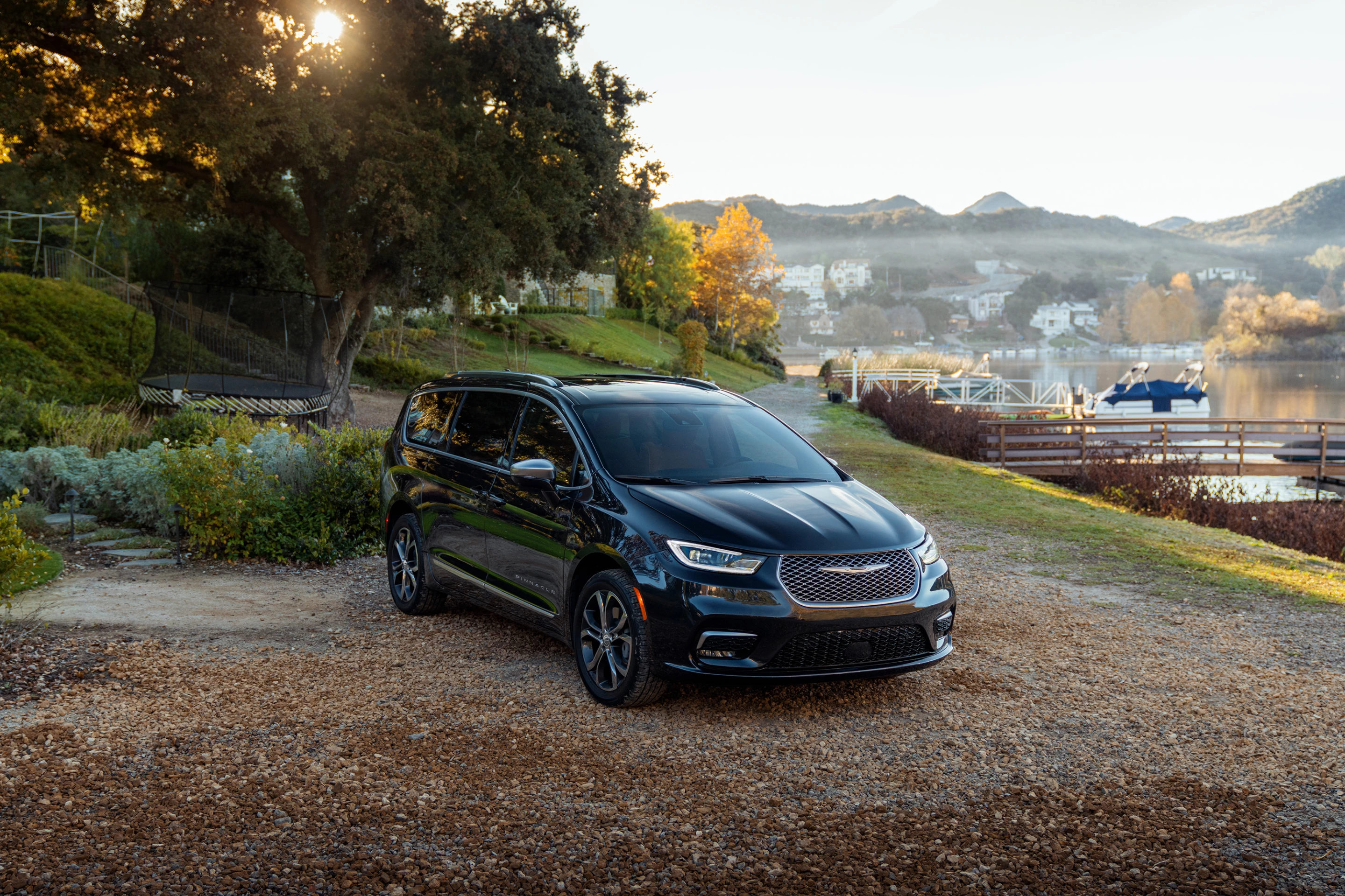 For 2021, Pacifica Hybrid is now positioned as a powertrain option, with vehicle content more closely aligned on all four Pacifica models across both gas and hybrid powertrains