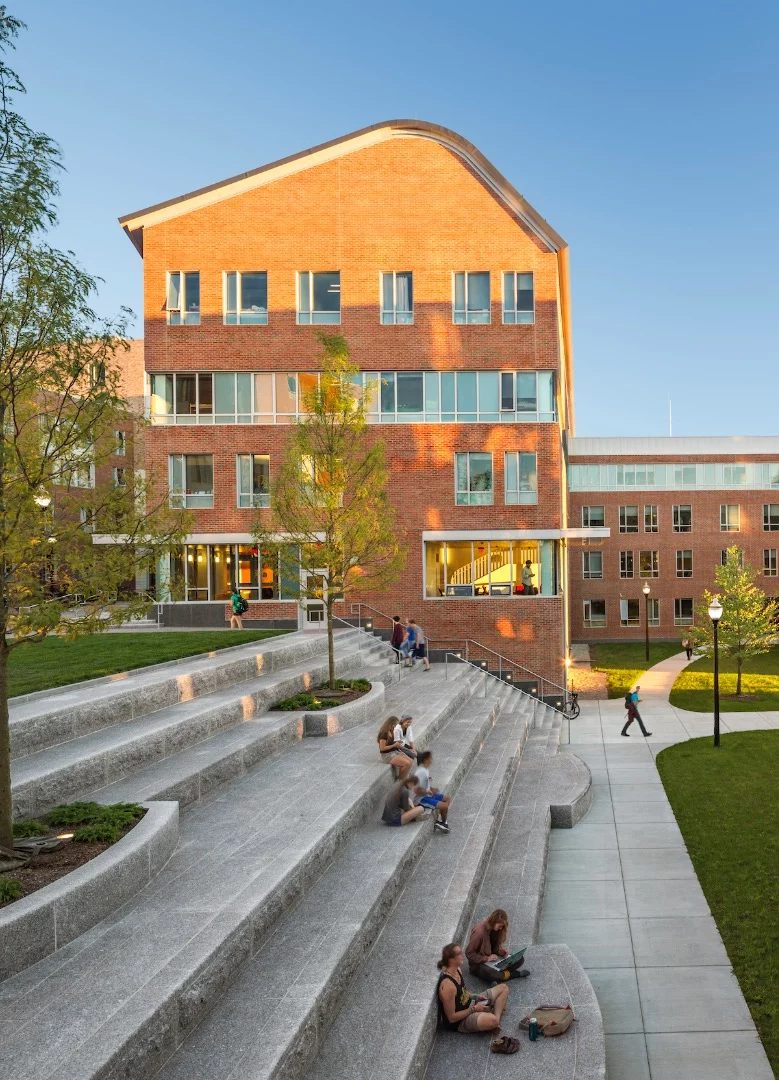 The Commonwealth Honors College in the University of Massachusetts was designed by William Rawn Associates, Architects. It comprises a mix of unit types that provides 1,500 beds in seven new buildings