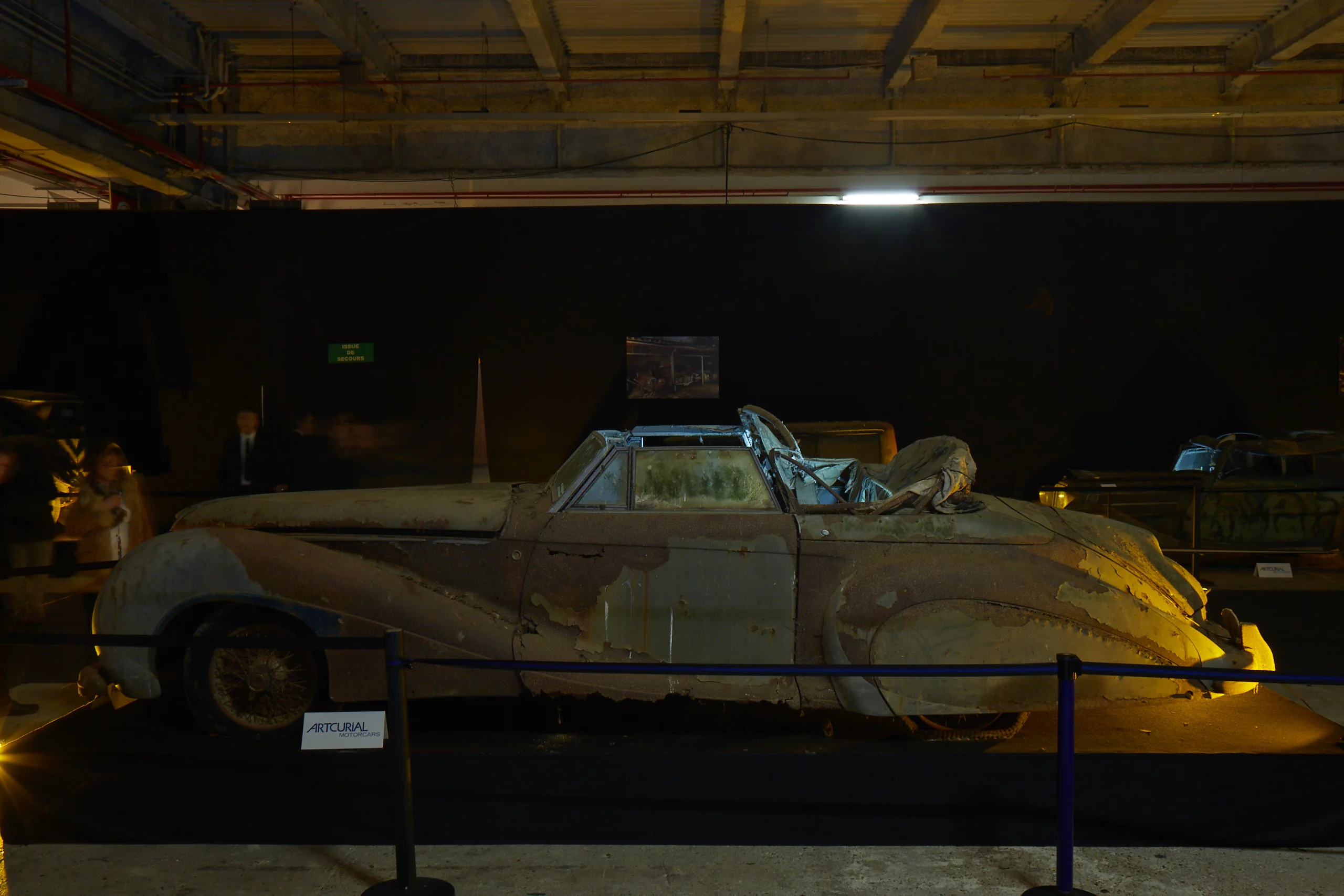 The public exhibition, staged as a tribute to the museum Roger Baillon had dreamed of, attracted close to 15,000 visitors a day, many of whom had made a special trip from outside France to see the sleeping beauties. The auction included a pre-emption by the Musée de l’automobile de Compiègne to acquire lot 33, a 1936 Panhard-Levassor Dynamic X76 coupé junior.