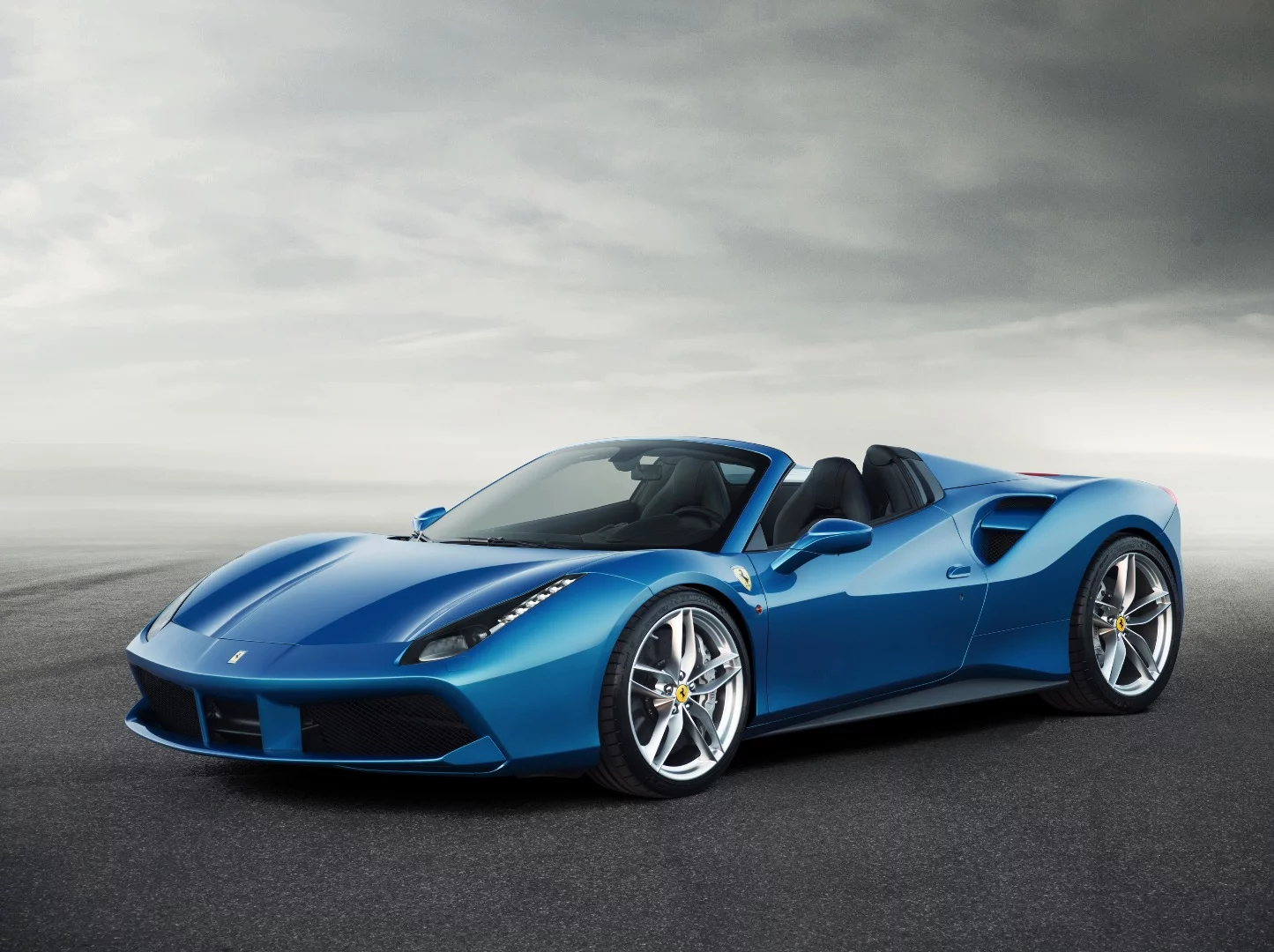 The 488 Spider promises open-air driving pleasure without much performance loss compared to the GTB