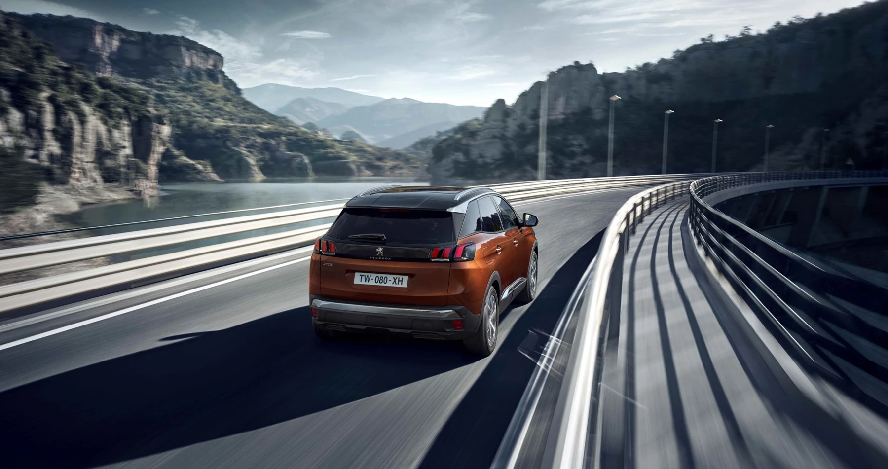 TomTom Traffic gives real-time journey information, such as local weather, car-parks, service stations