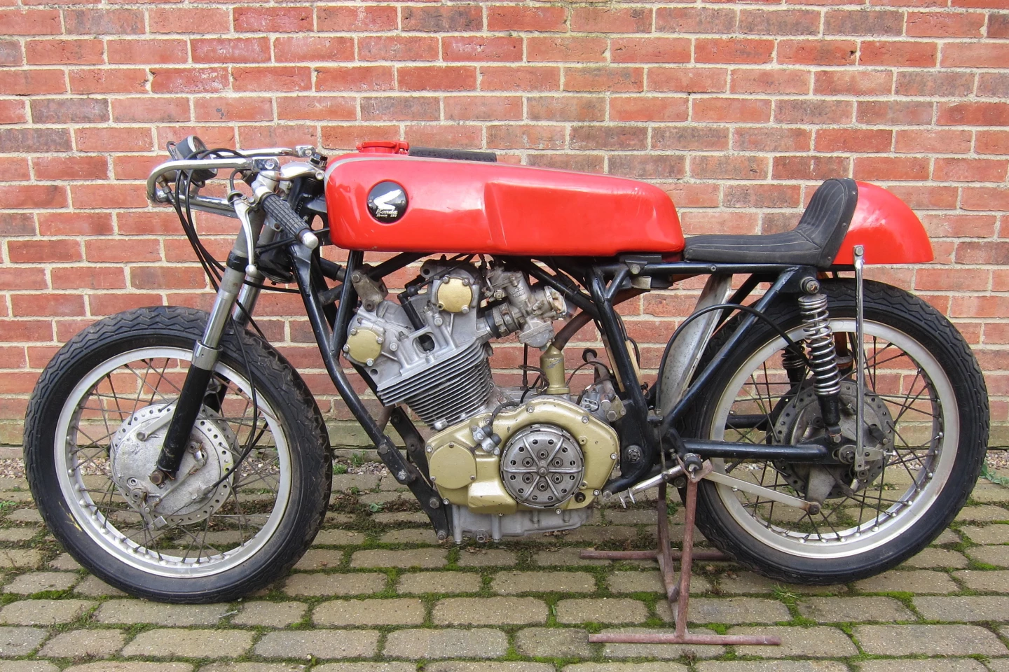 Bonhams sold this 1963 Honda CR72 250cc Factory Production Racer for GBP£89,700 ($117,482) on 15 August 2020 at the Bicester Heritage sale. The bike last changed hands in 1977 for the princely sum of a 1928 Triumph plus £2350. The bike was ridden by Bill Smith to third place in the 1963 Lightweight TT at the Isle of Man.
