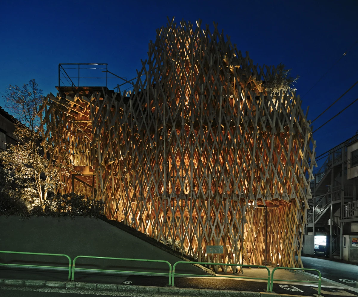 The Sunny Hills cake shop in Omotesando, Tokyo, by Kengo Kuma & Associates, features traditional joint system in Japan called "Jigoku Gumi"