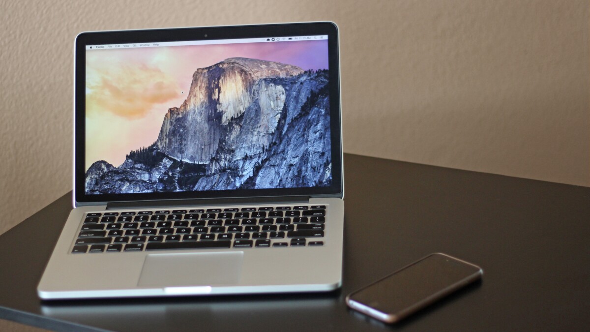 Physically, the 2015 Retina MacBook Pro is almost completely unchanged from the previous models (Photo: Will Shanklin/Gizmag.com)
