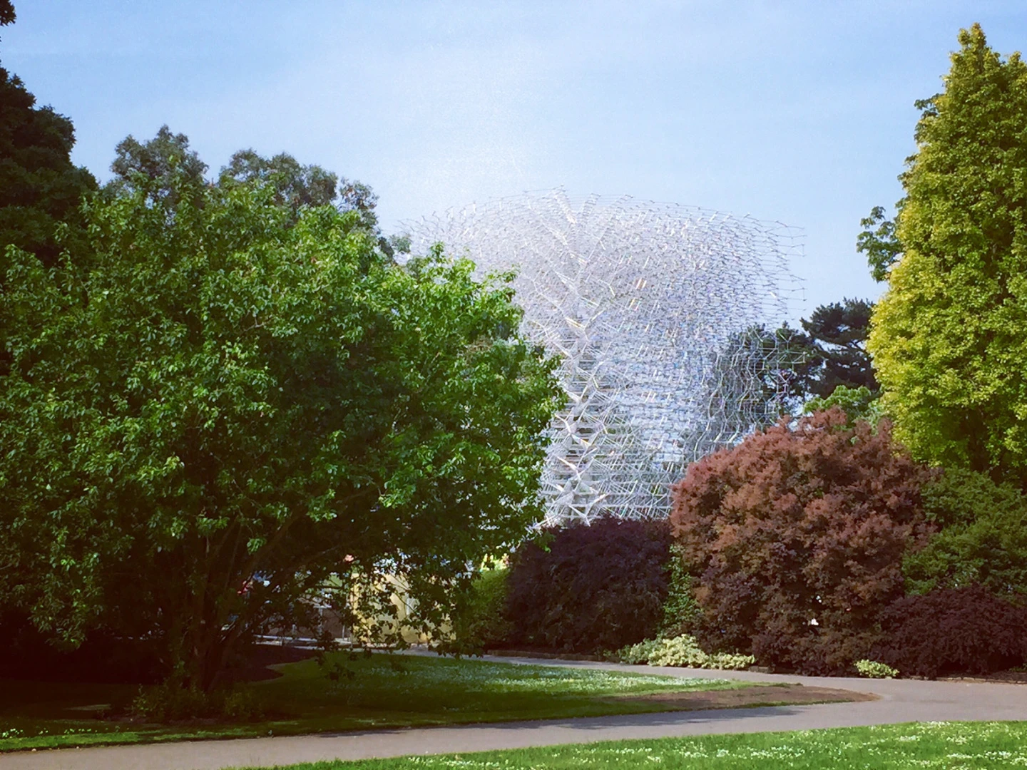 The Hive will be featured at Kew Gardens through the end of 2017