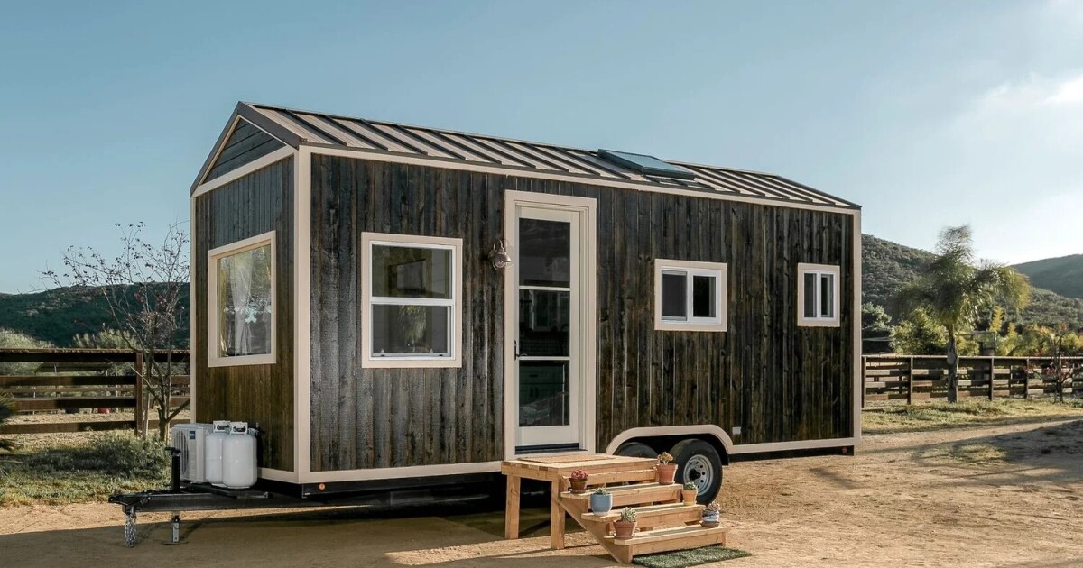 Joshua Tree tiny house offers cozy living for two