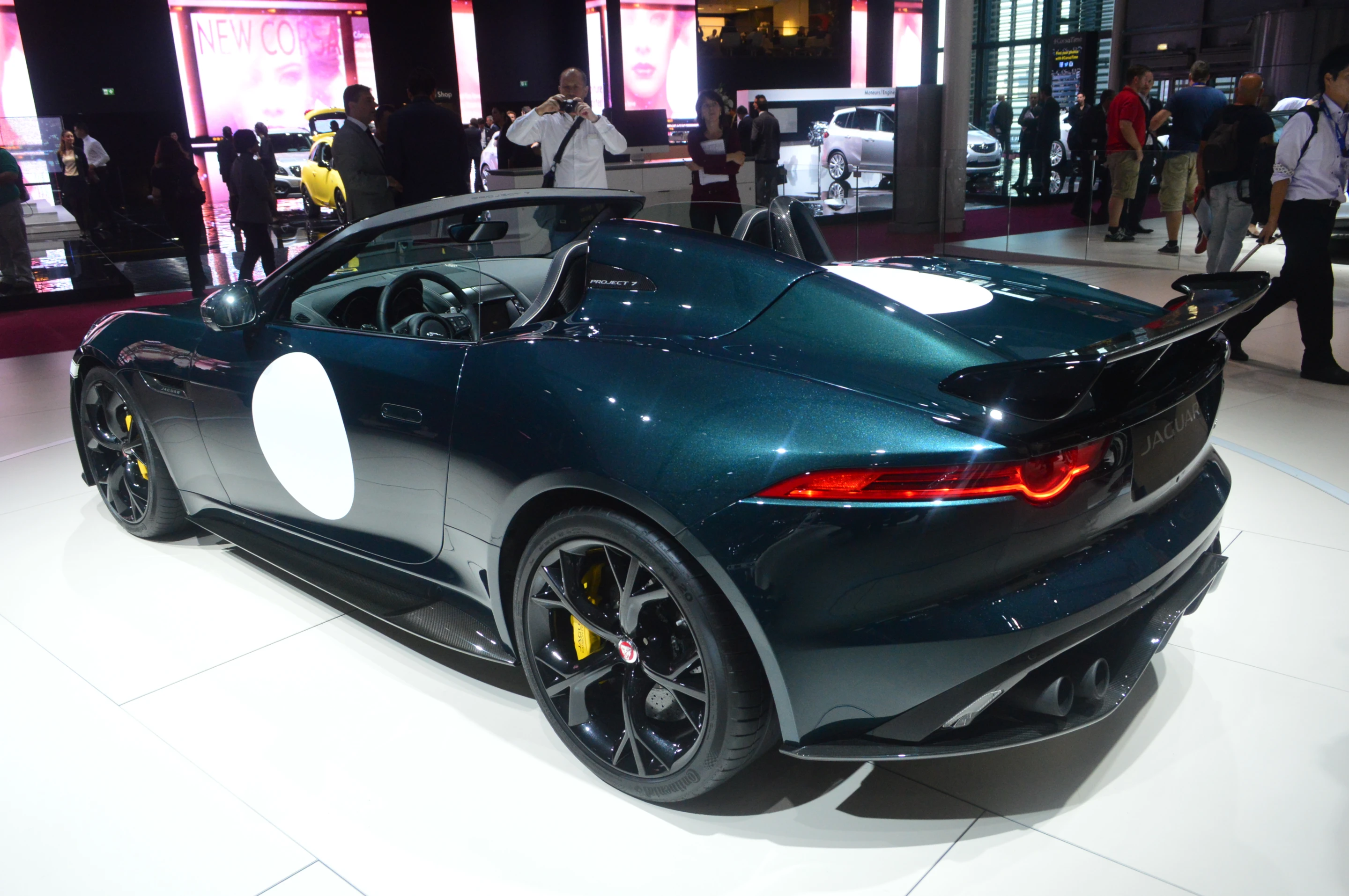 A key point of the Project 7's styling is the retro rear fairing on the driver's side (Photo: C.C. Weiss/Gizmag)