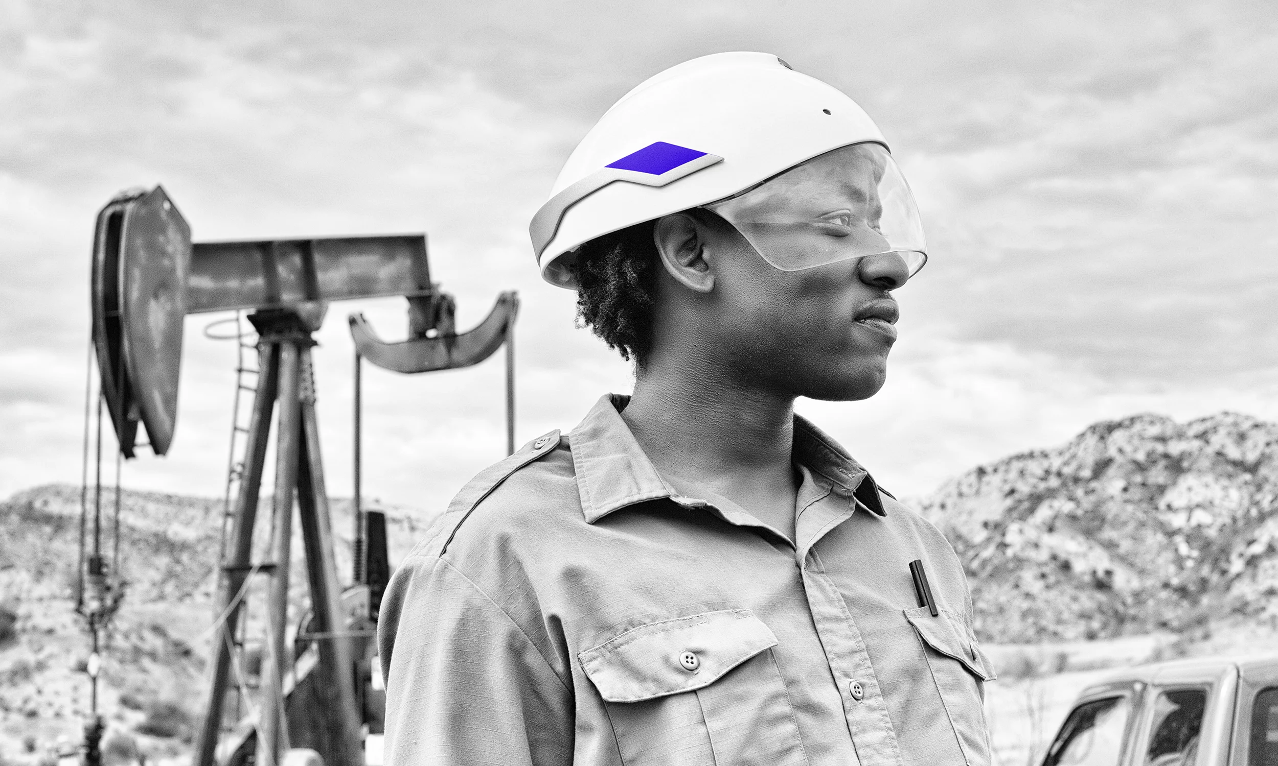 The DAQRI Smart Helmet aims to bring Google Glass-like functions to the work site