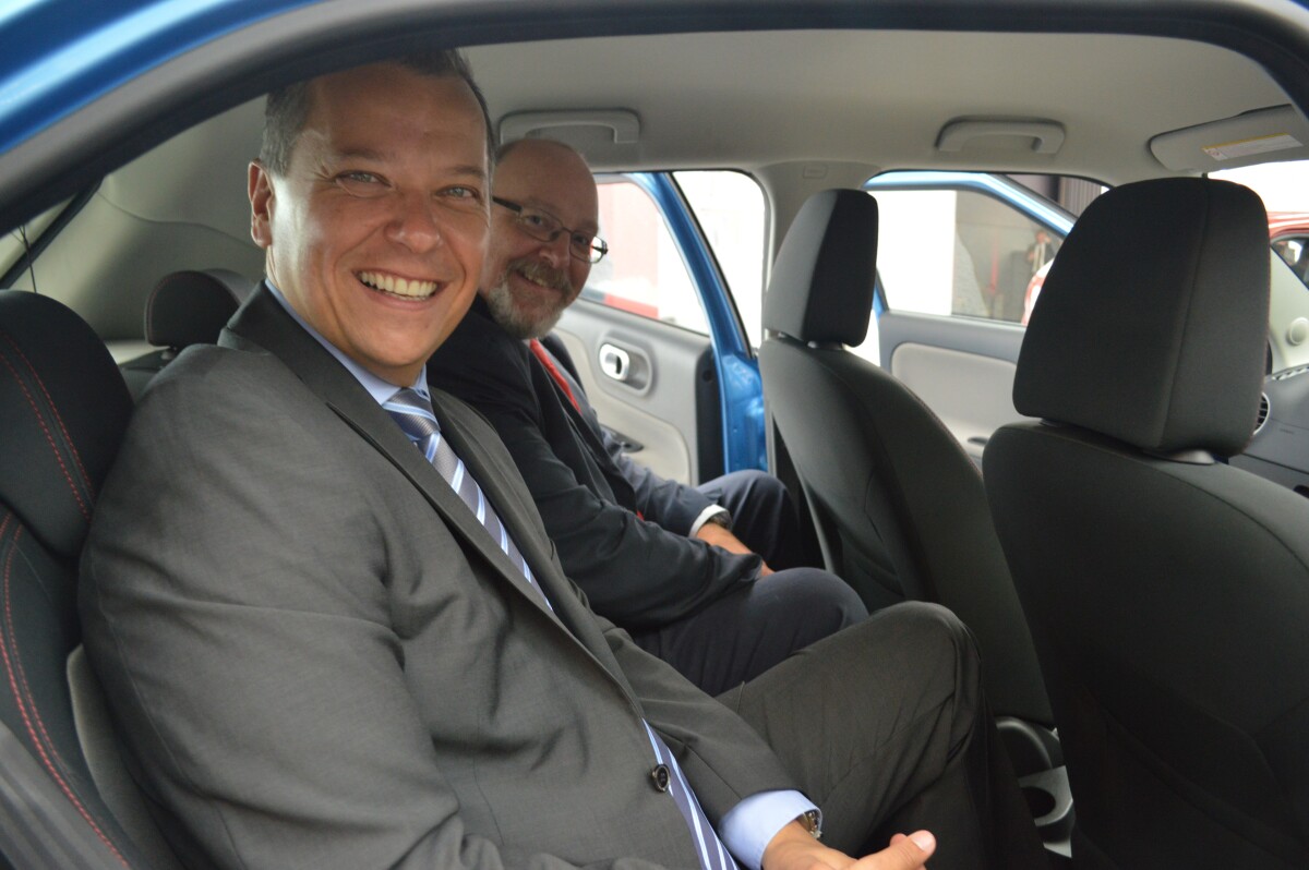 The MG3 has plenty of room in the back, as these two strapping 6-footers attest (Photo: Gizmag)