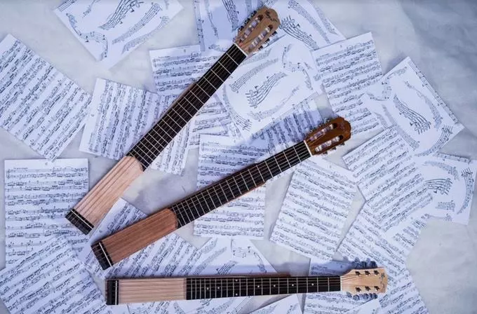 The Cross Guitar comes with either nylon strings or steel strings