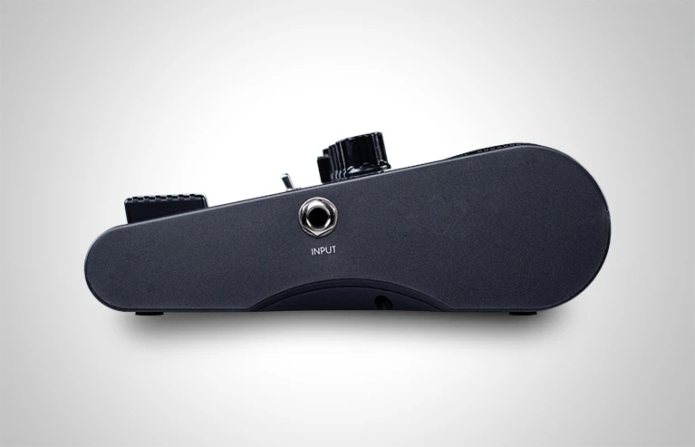 The Jam Buddy has an instrument input to the right, and can handle a signal that's been passed through a chain of stomps