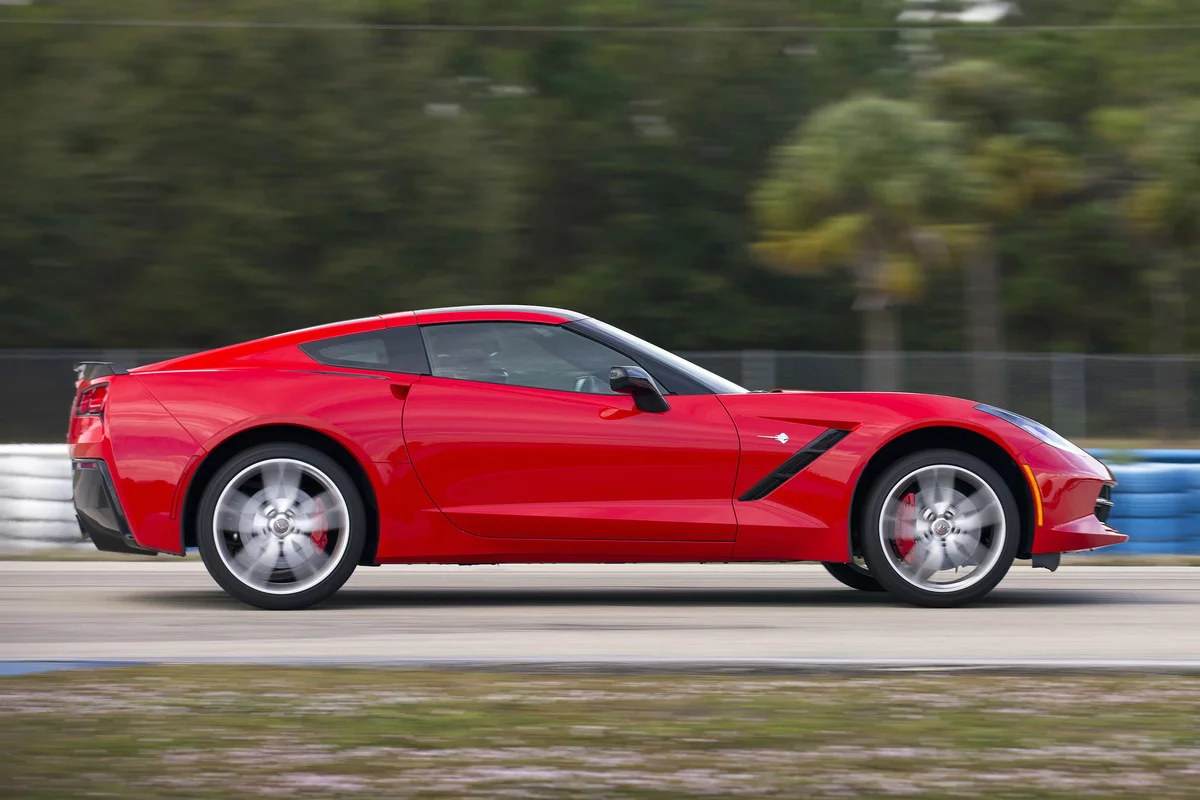 The C7 Corvette gets an "industry first" data recorder