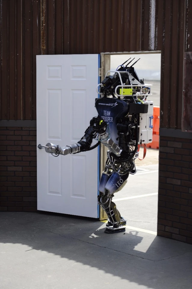Leo opening the door during the DRC Finals