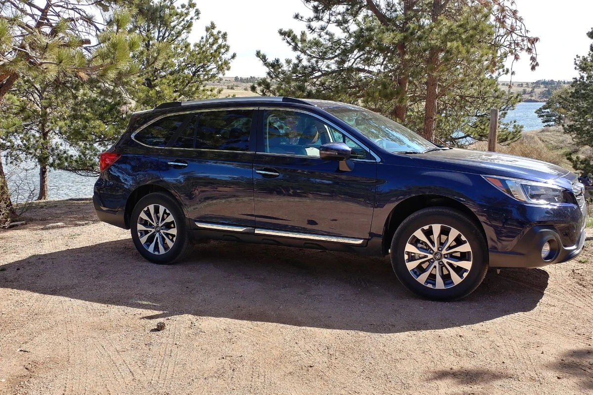 The exterior of the 2018 Outback has a more aggressive look, with some beefing up to give the Outback a more crossover-SUV appearance