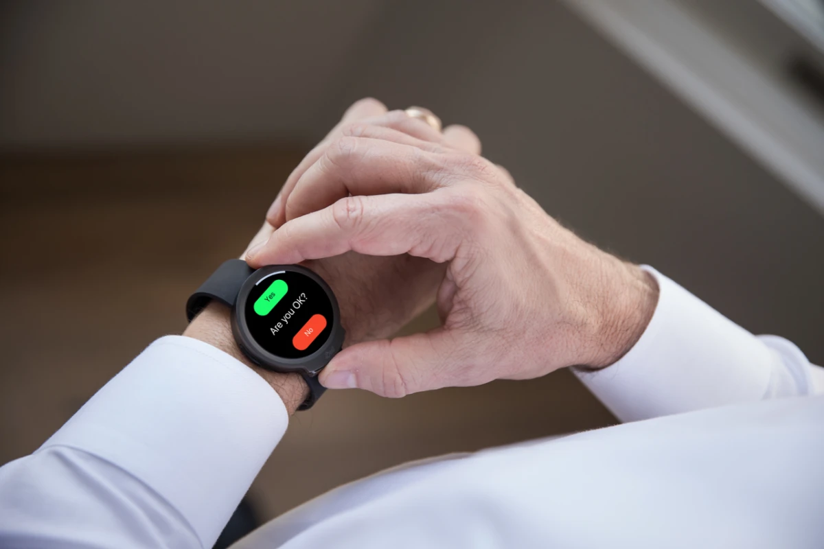 The iBeat keeps an eye (optical sensors, actually) on its wearer's heart health