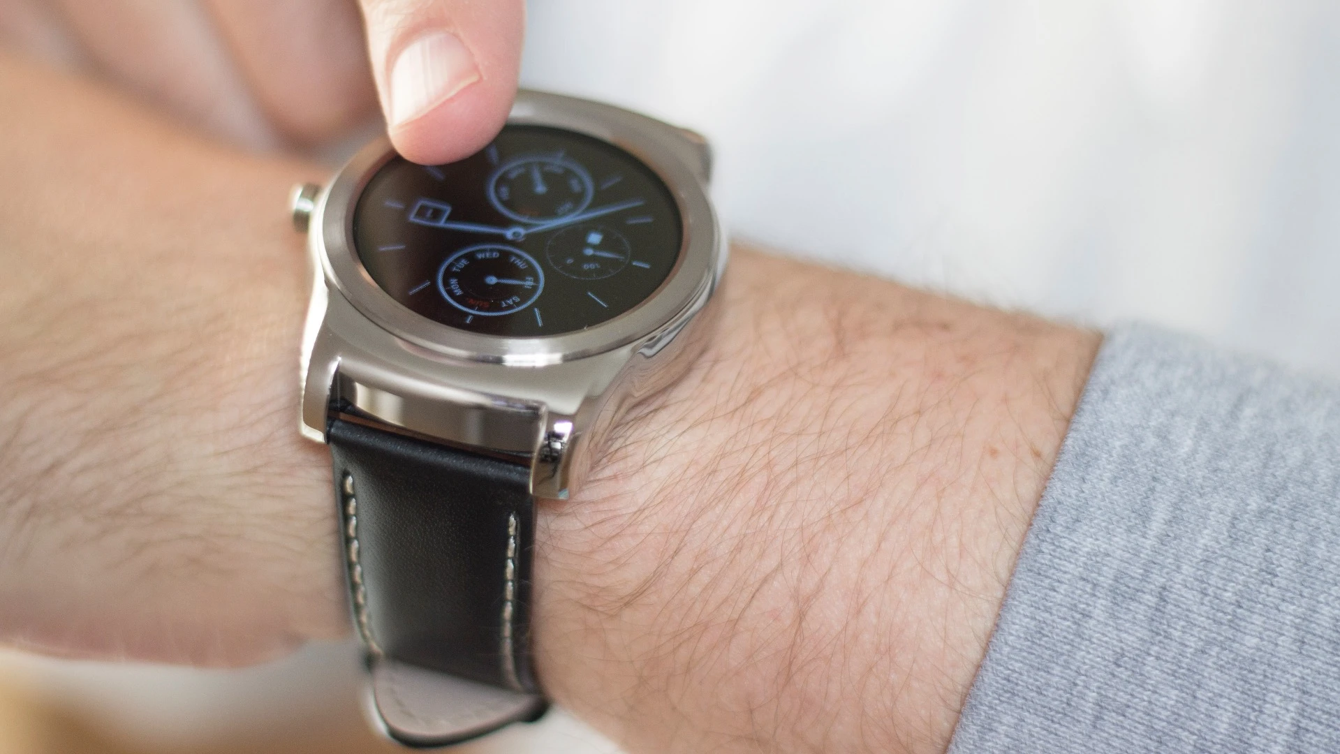 The LG Watch Urbane, like the G Watch R, has a 1.3-in, 320 x 320 display (Photo: Will Shanklin/Gizmag.com)