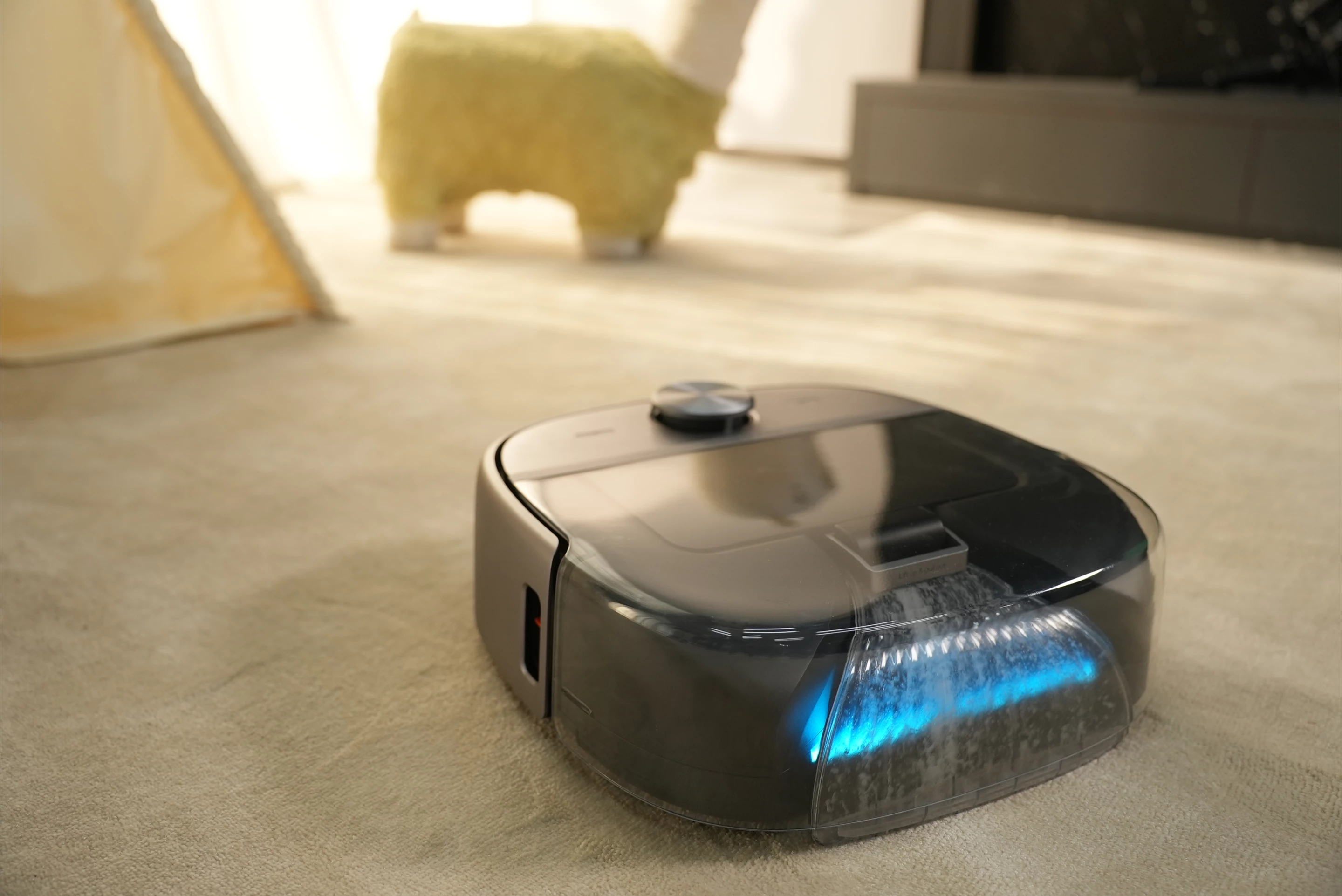 Sensors detect dirt levels in real time and gauge the clean before moving the robot on