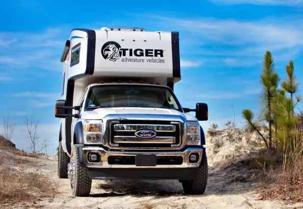 Buyers can select either the diesel V-8 F450 or the gas V-10 version