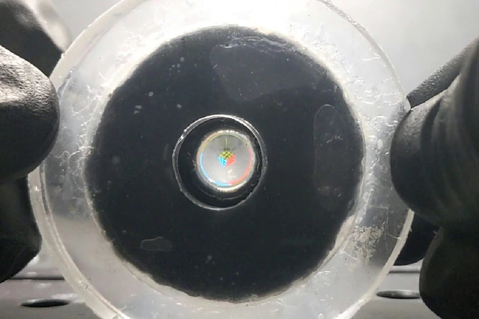 The rubbery PHsYL (photo-responsive hydrogel soft lens) was inspired by the human eye