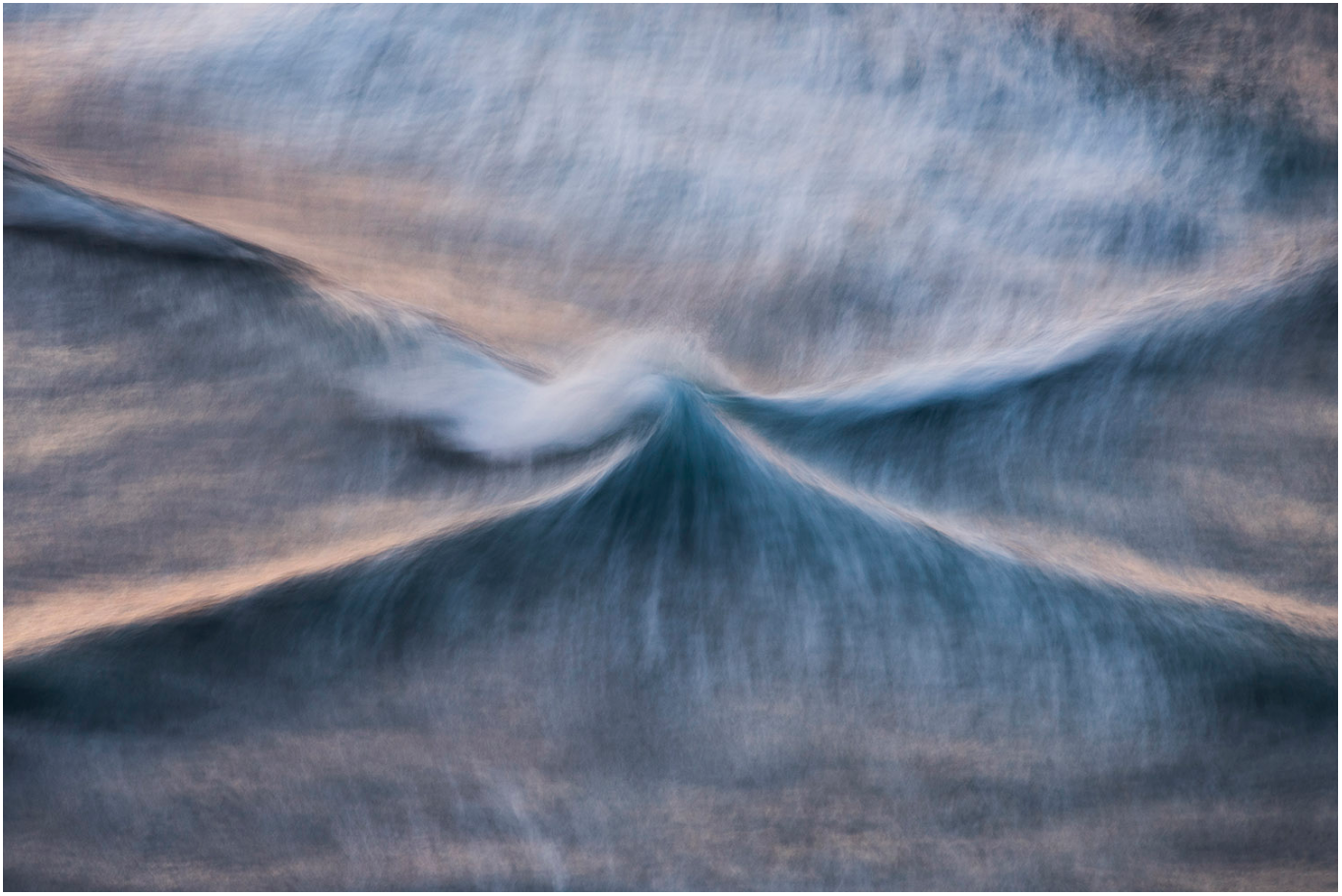 Trent Mitchell's photo took out the 2018 top prize for Best Surf photo of the year