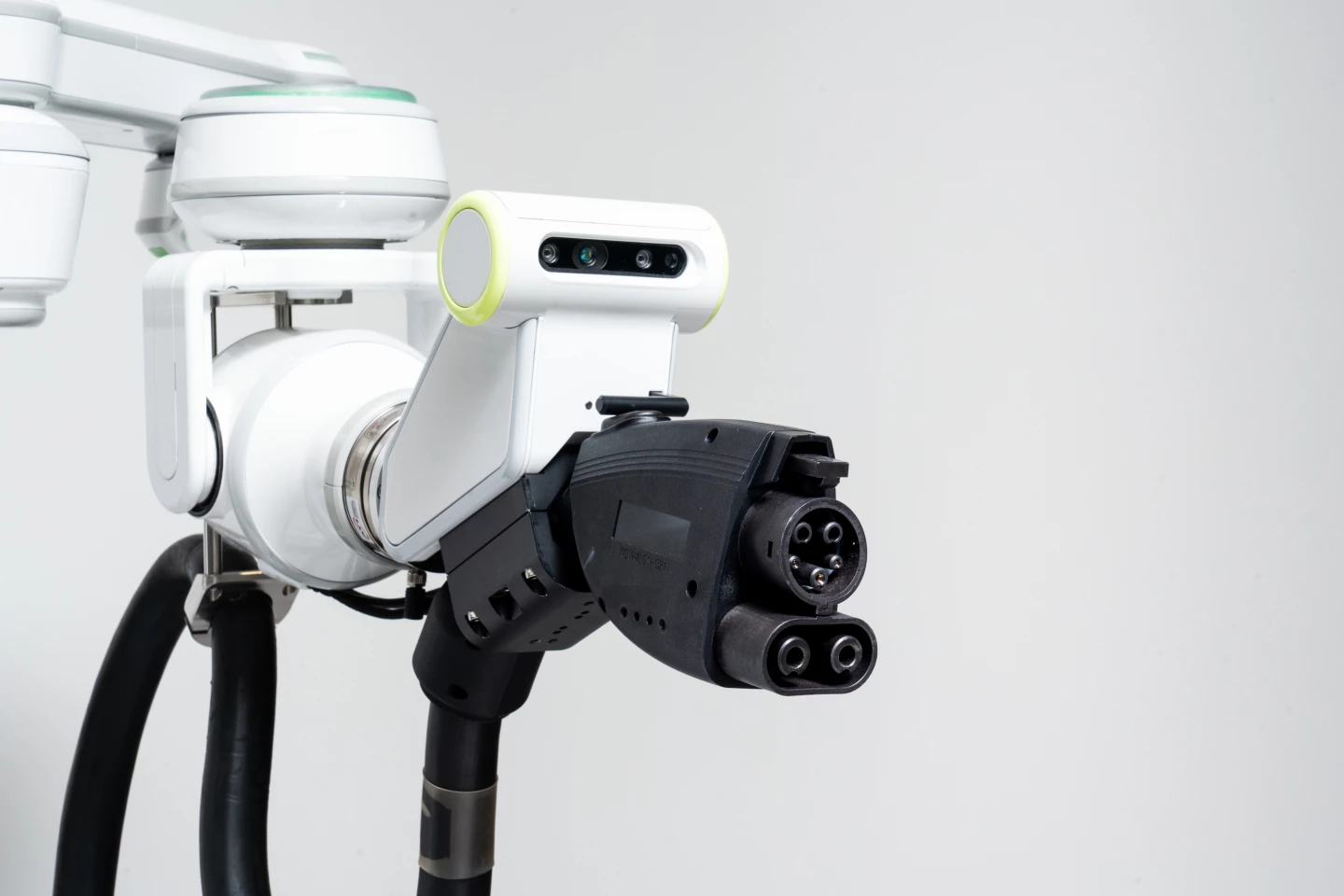 The ACR uses its sensor and control hardware to precisely line up the charger and vehicle charging port, and then connect the two