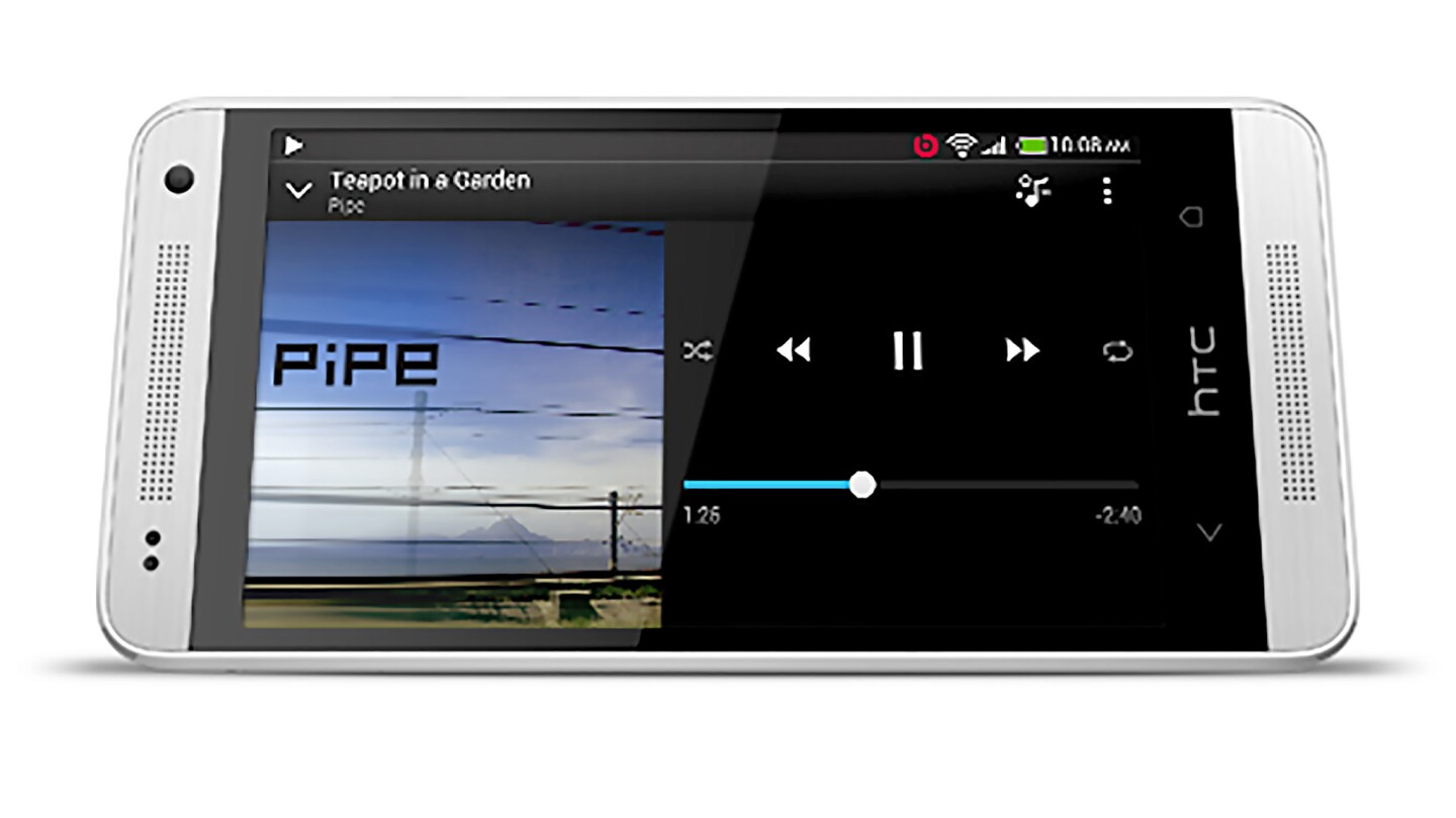 The One mini has a smaller 4.3-inch display