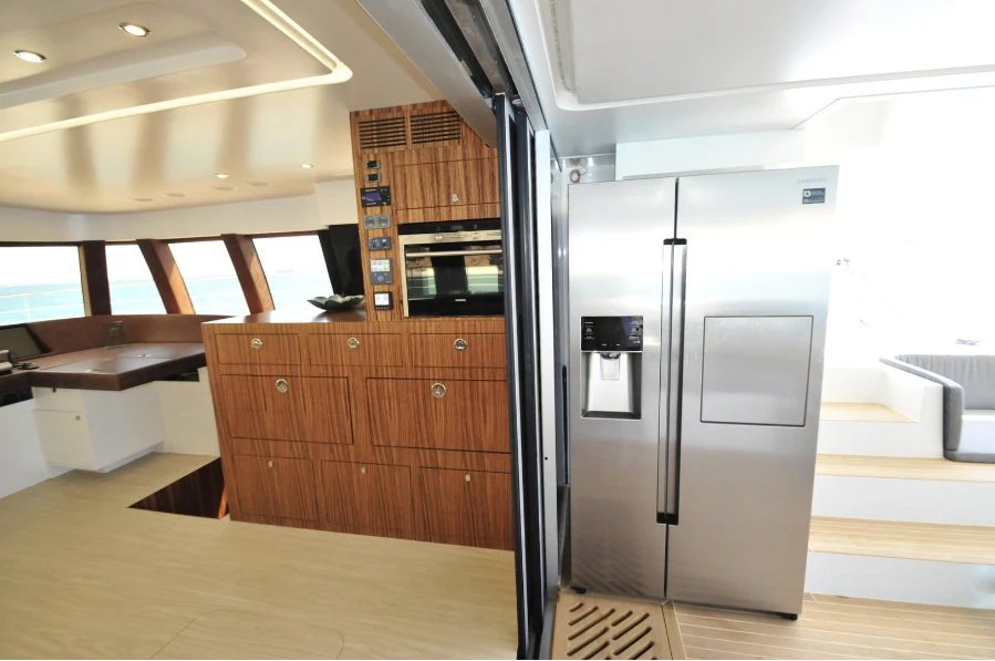 A peek inside the Solarwave 64 Cruiser