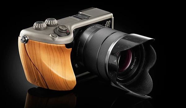 A Hasselblad-branded 18-55-mm f/3.5-5.6 OSS is being made for the Hasselblad Lunar