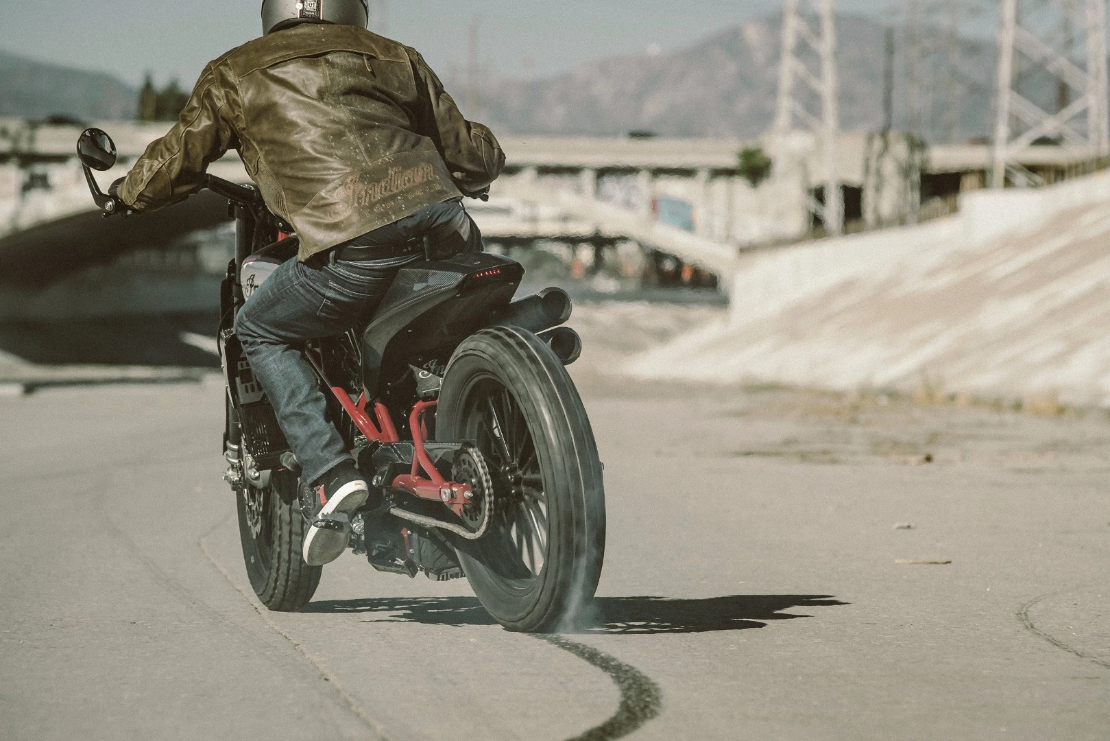 Indian Scout FTR1200 Custom: a black road crayon for the advanced rider