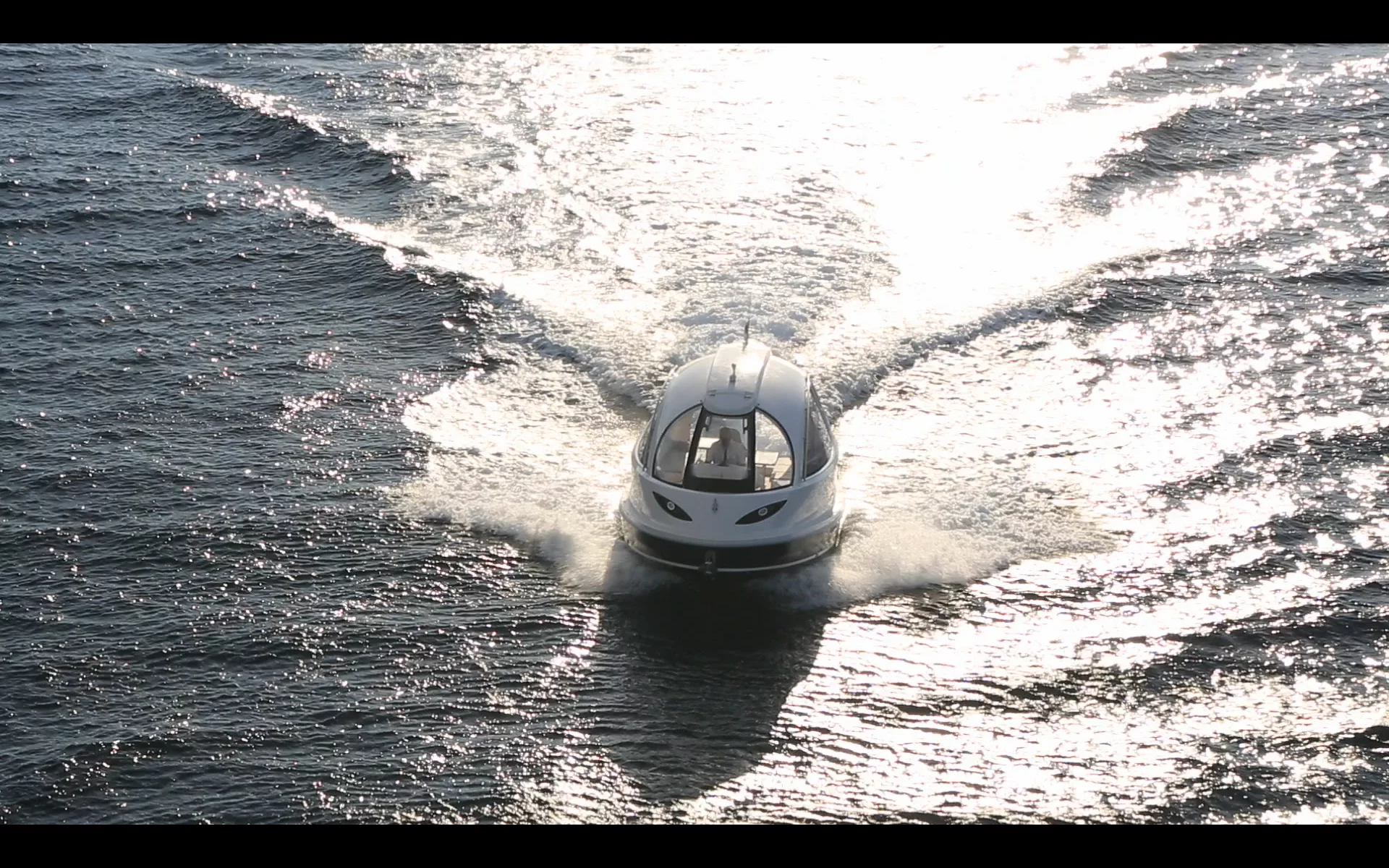 Futurstic Jet Capsule ziping home