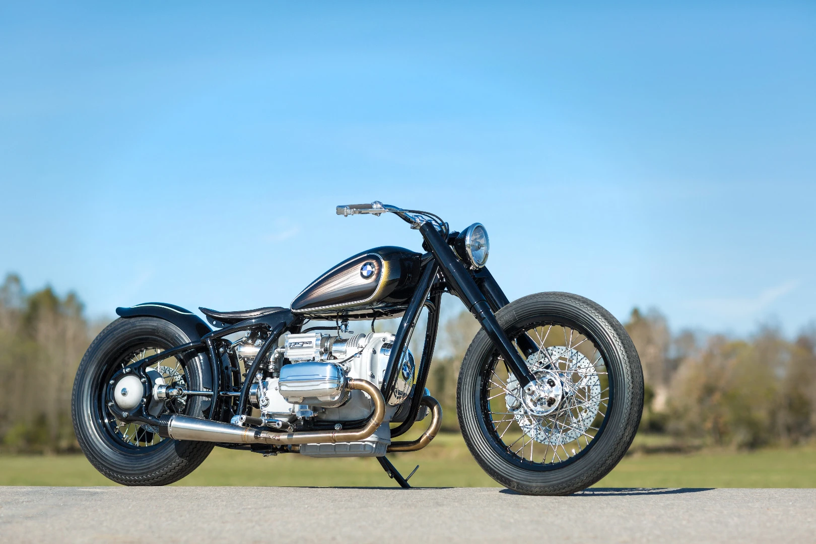 Custom-made stainless steel exhausts and old school Allstate tires complete the retro look of the R5 Hommage