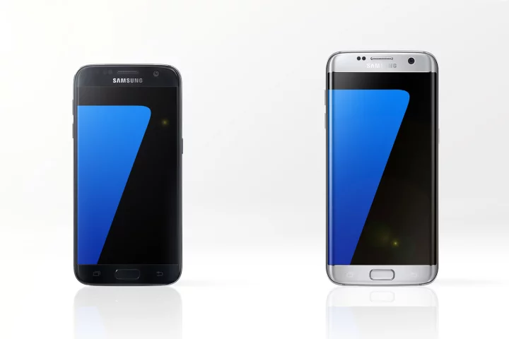 Gizmag compares the features and specs of the Samsung Galaxy S7 (left) and Galaxy S7 edge