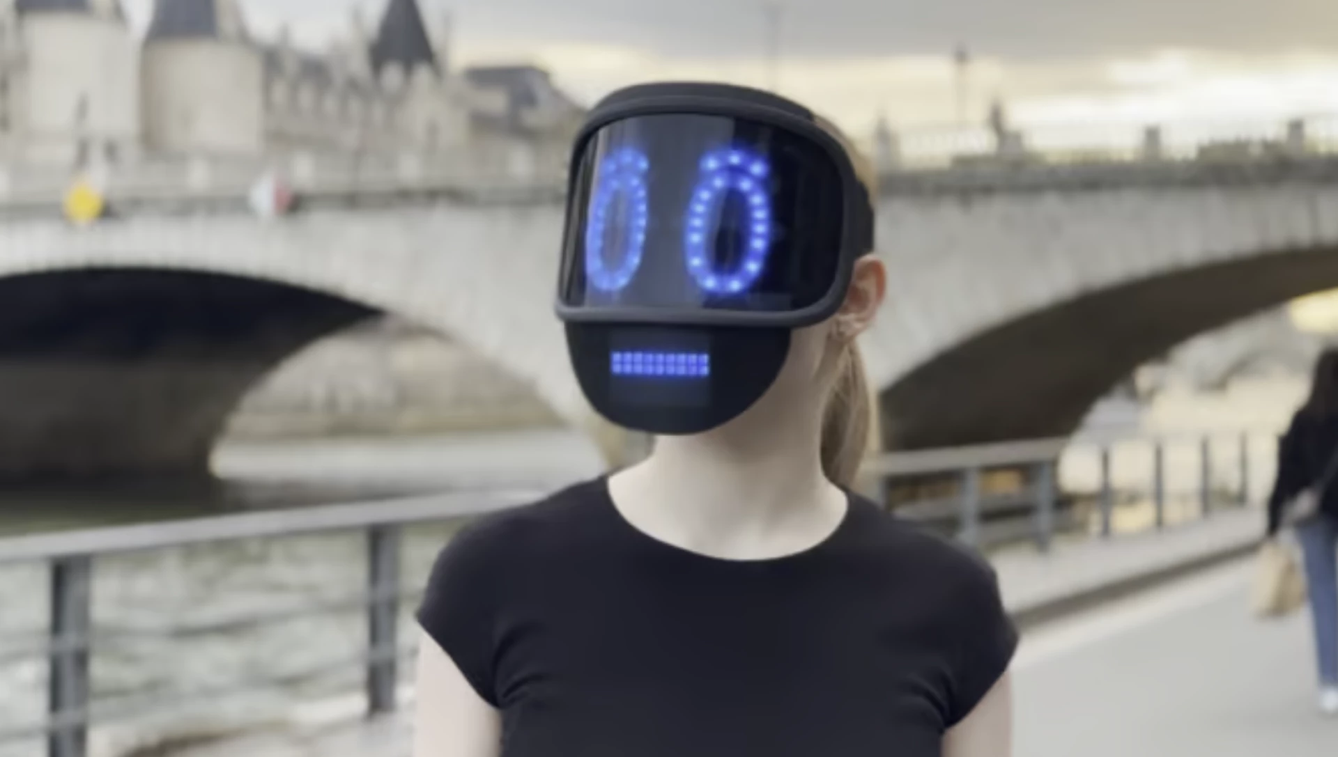Bizarre digital mask guarantees people will keep their distance