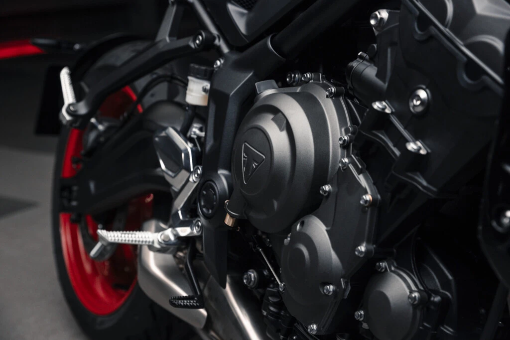 Triumph's renowned 660cc triple engine still powers this Trident, producing a respectable 79.8 horsepower and 47.2 lb-ft (64 Nm) of torque