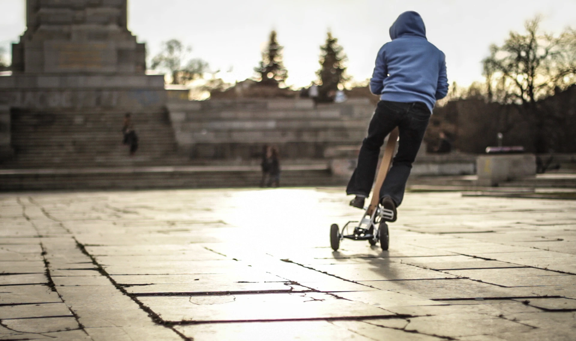 The Halfbike was designed by Mihail Klenov and Martin Angelov of Kolelinia, both who have architectural and cycling backgrounds