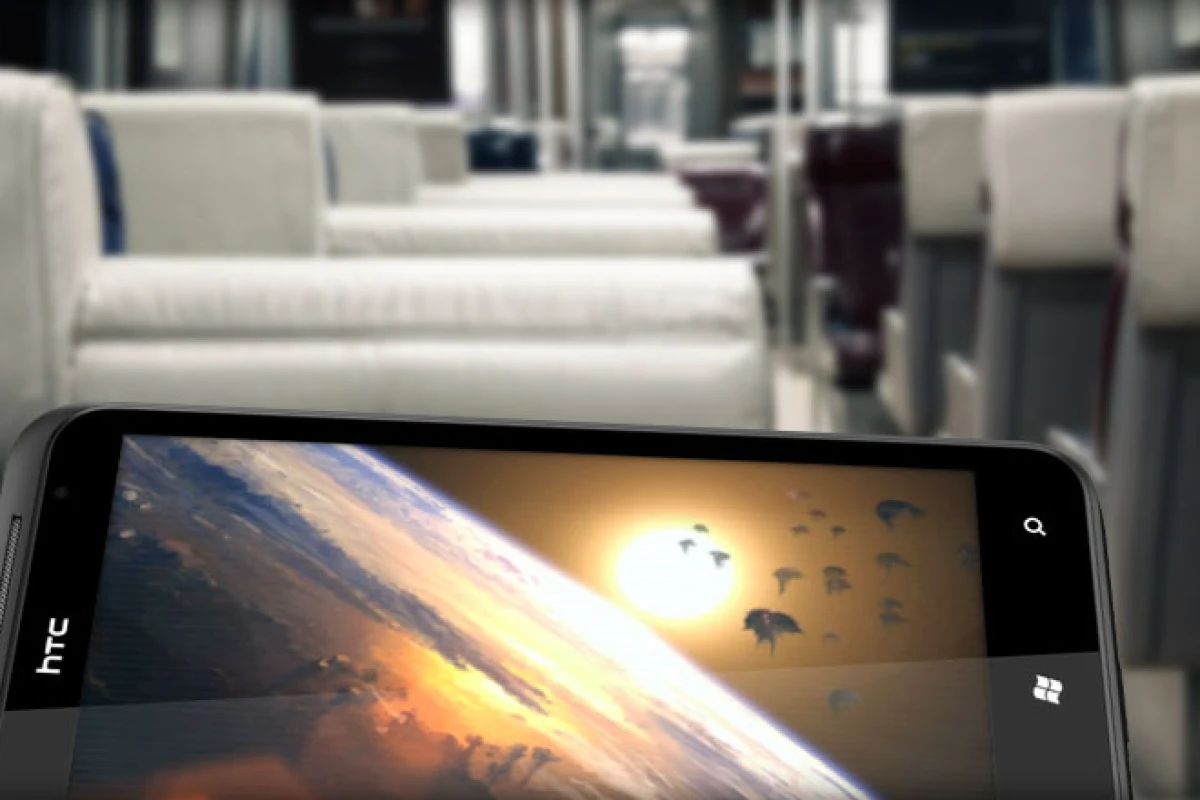 HTC TITAN - 4.7-inch WVGA 480x800 pixel display