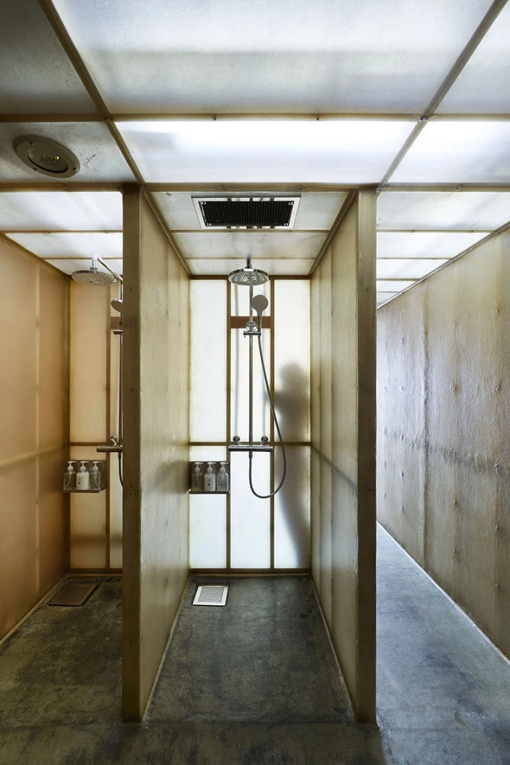 The translucent material used for °C's showers doesn't look very private