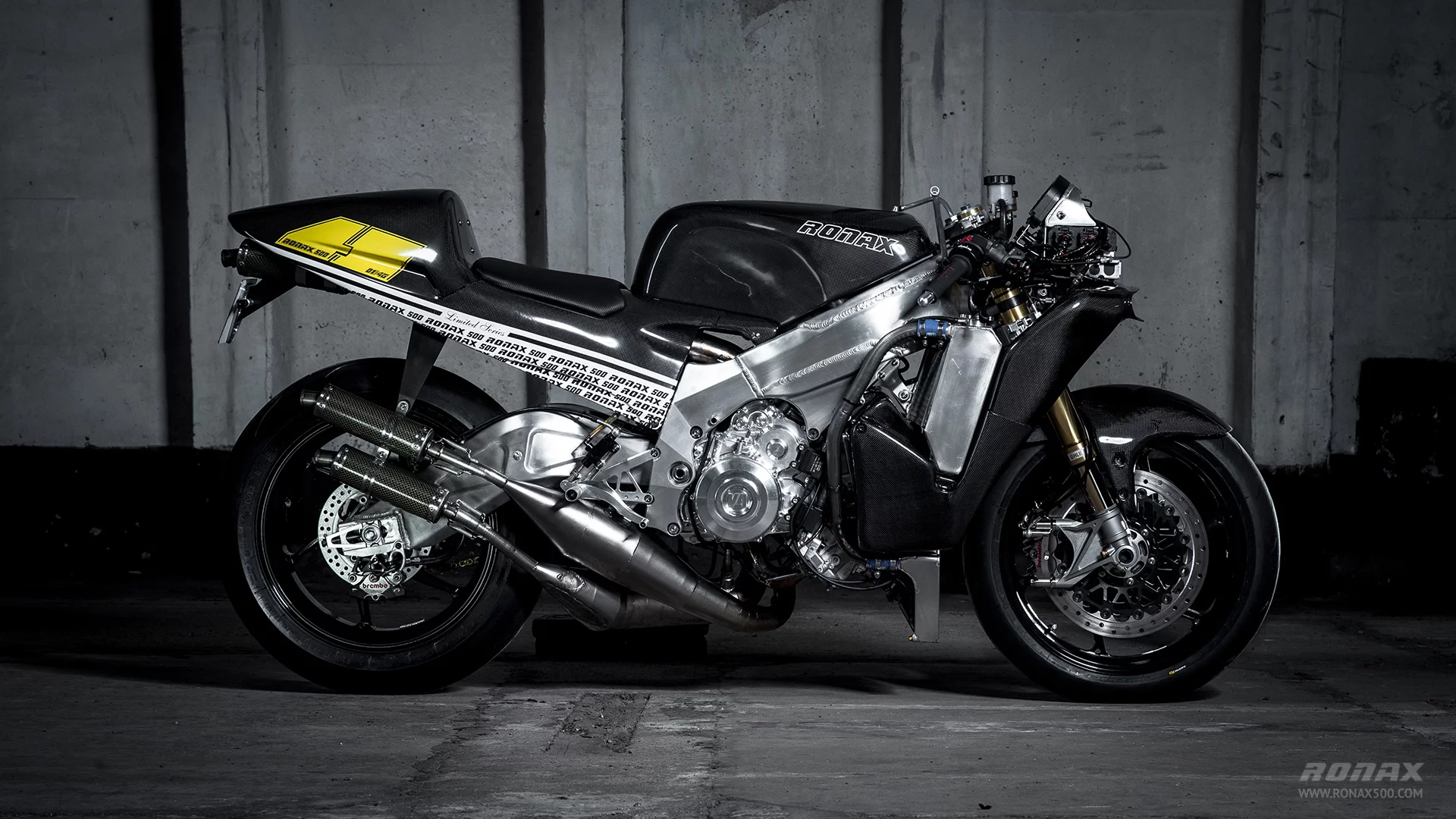 The Ronax 500 sports an abundance of aluminum and carbon firer