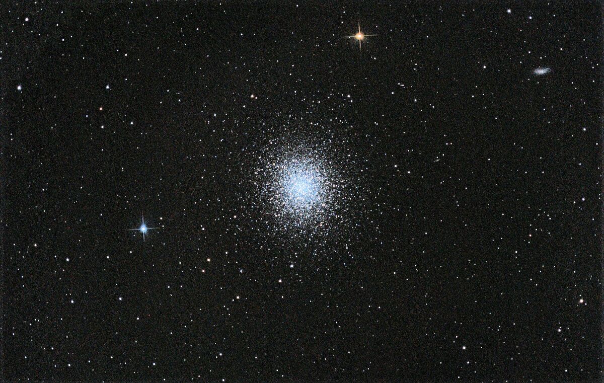 M13, the Great Globular Cluster in Hercules (Photo: Rawastrodata)