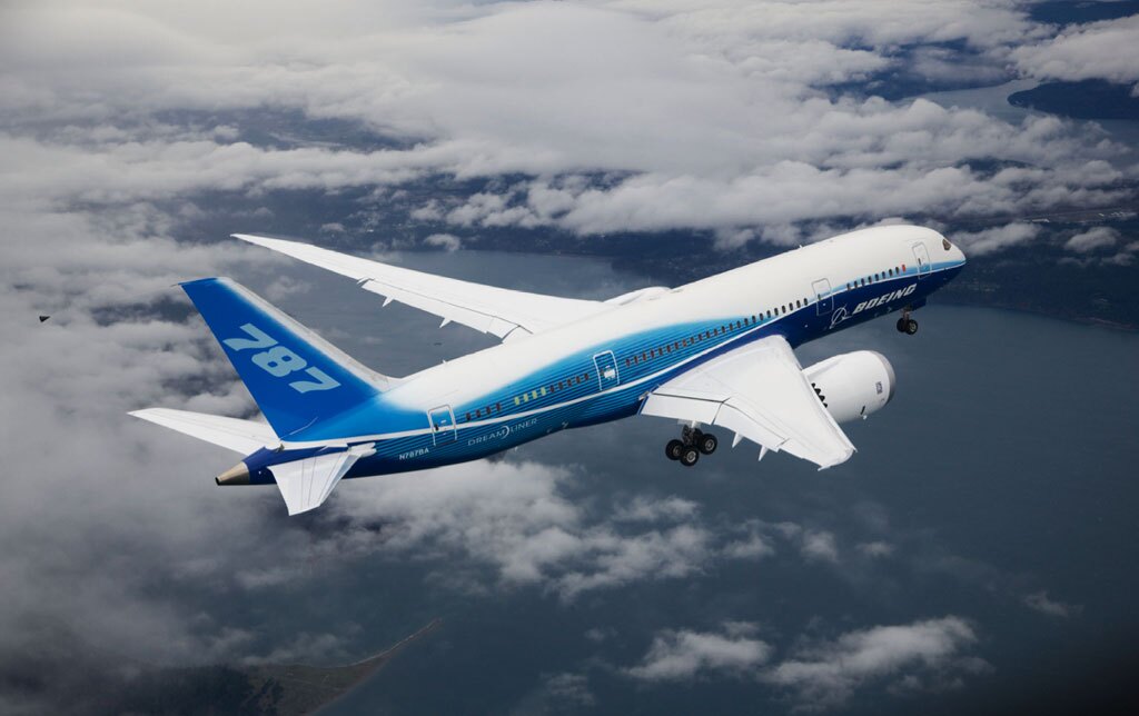 First Glimpse Of Boeing 787 Dreamliner Interior