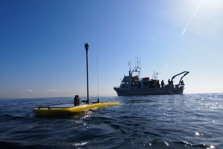 A group of four autonomous underwater vehicles have just set a world distance record, by traveling from San Francisco to Hawaii