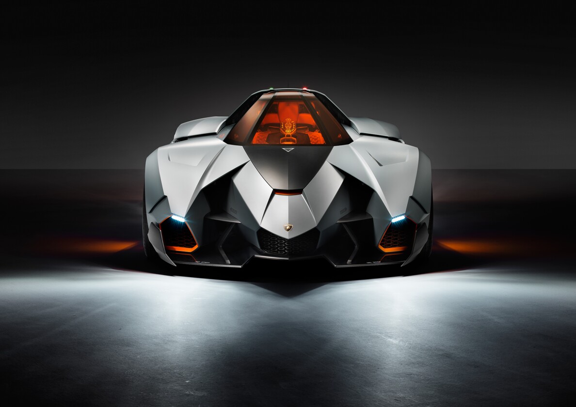 Lamborghini compares the front to a trimaran