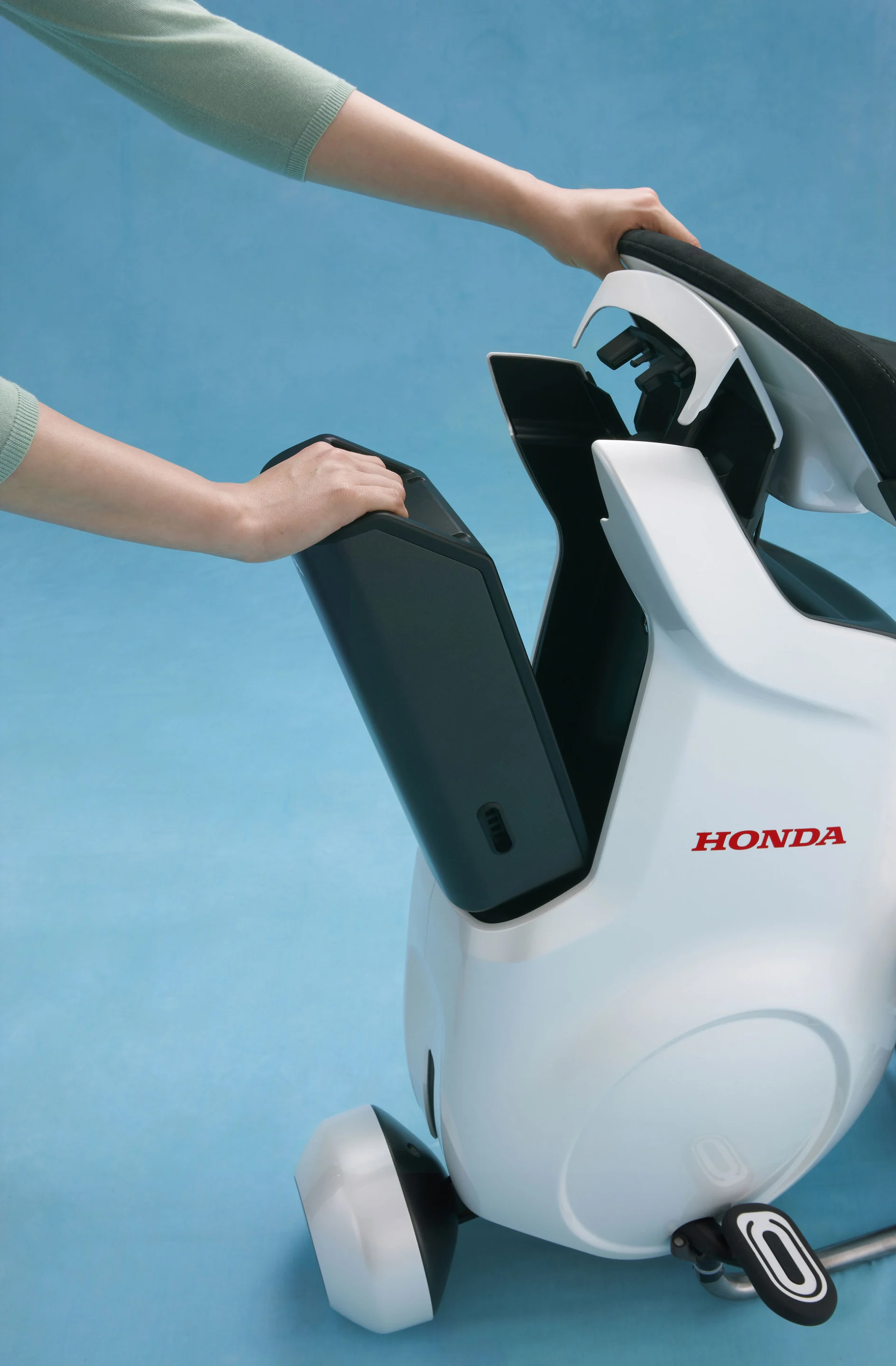 Honda's UNI-CUB Personal Mobility Device