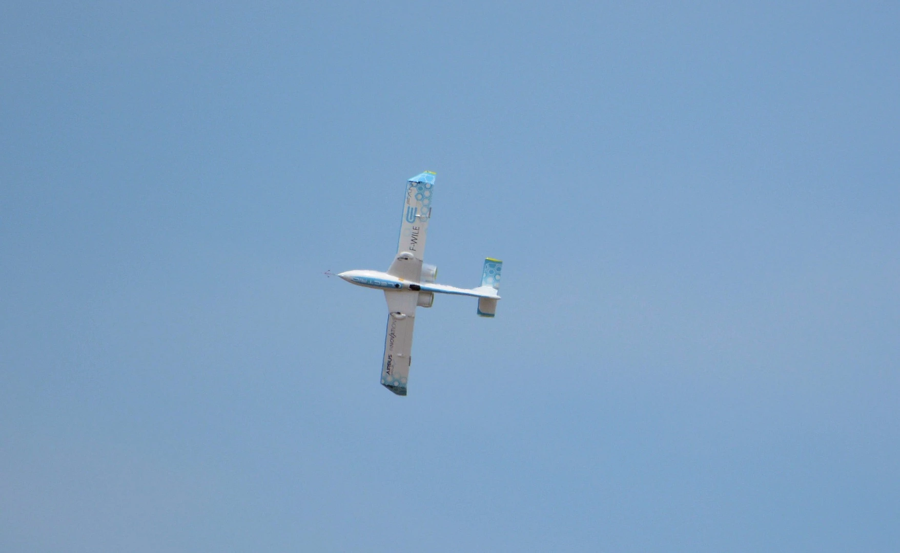 The majestic E-fan demonstrator simply couldn't be heard when flying over Le Bourget