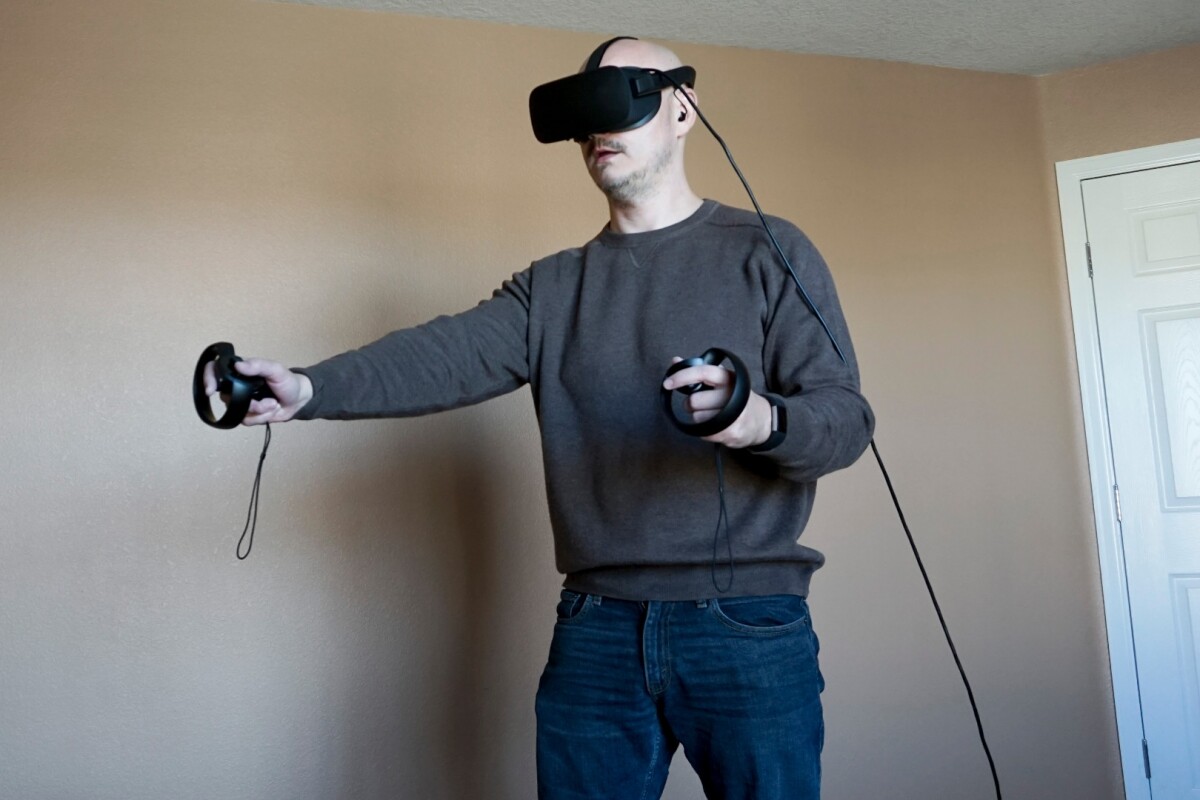 Exploring a room-sized space with Rift + Touch