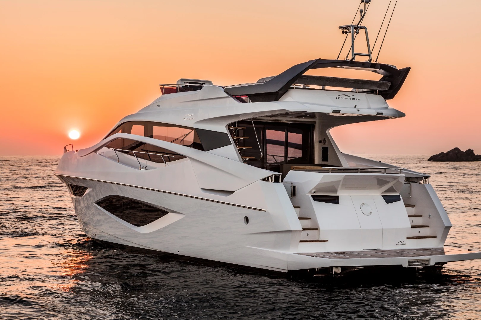 The shape of the 62FLY borrows from bigger NuMarine boats