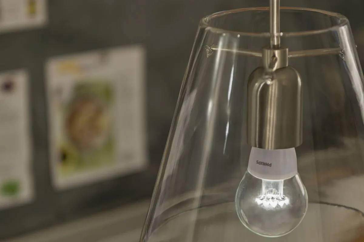 The new Philips clear LED bulb