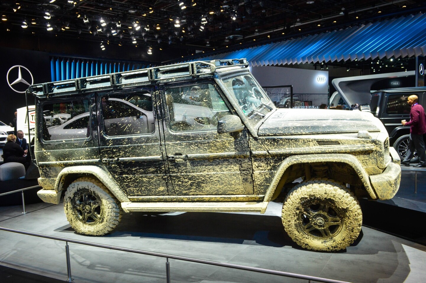 A not-so-new Mercedes G-Class appears next to the all-new G-Class