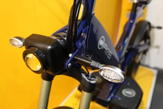 The Ultra Motor Excel features a headlamp and indicators