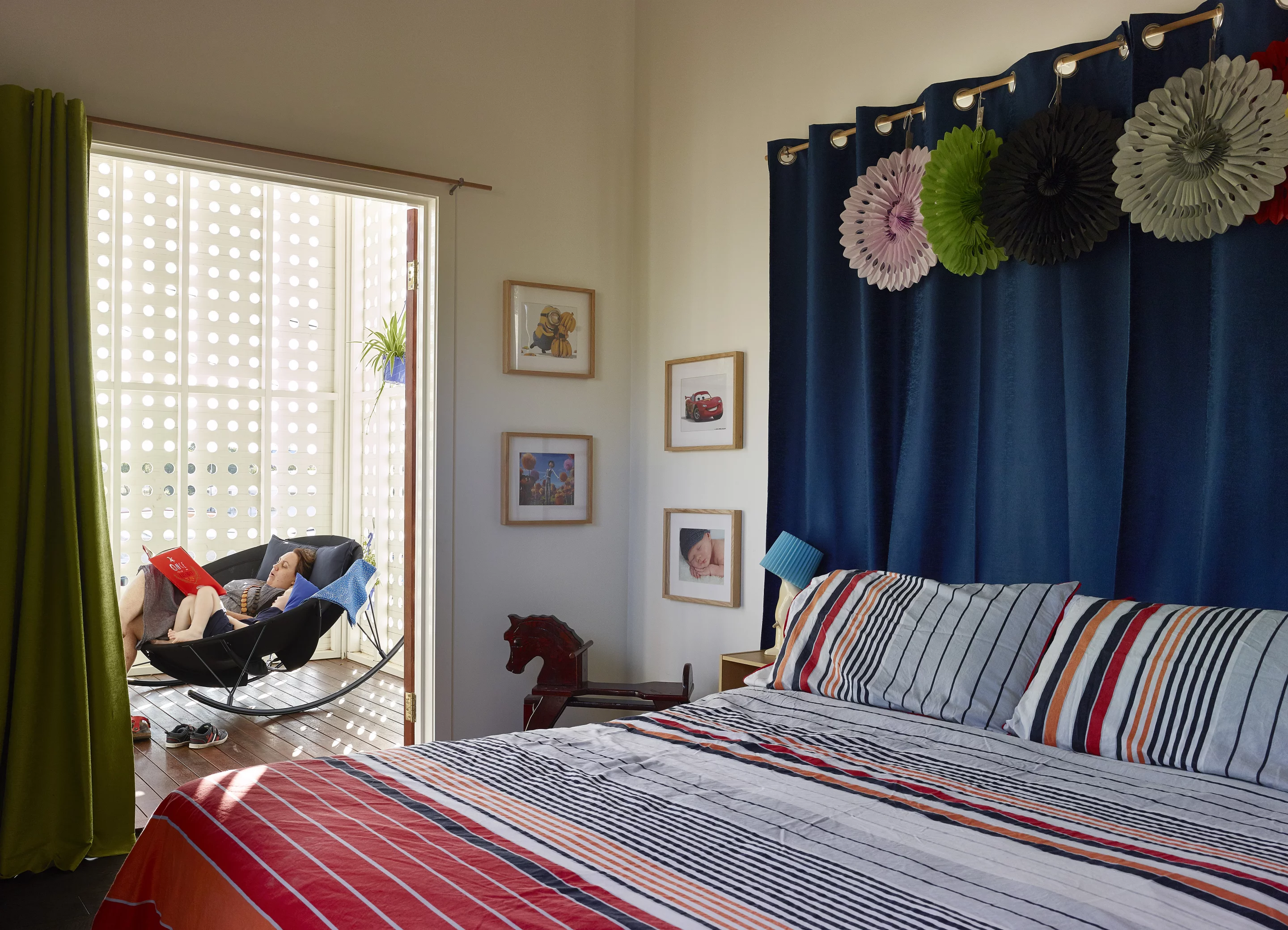 Inside the Two Pavilion House, by Toussaint & Volz
